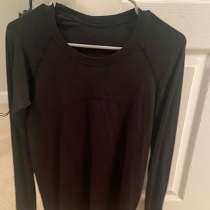 Lulu lemon black swiftly shirt size 8